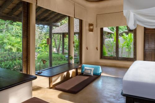 One-Bedroom Villa with Sofa Bed and Garden View