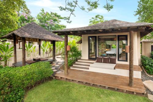 One-Bedroom Villa with Sofa Bed and Garden View