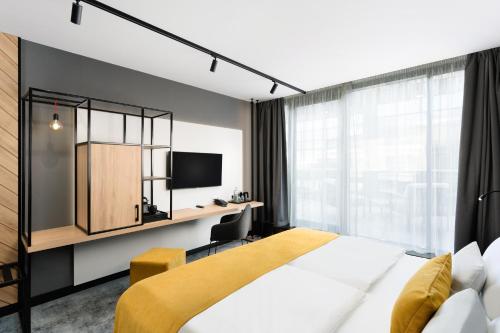 Deluxe Double or Twin Room with Balcony