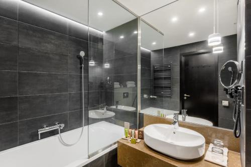 Deluxe Double or Twin Room with Balcony