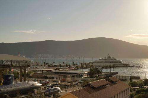 SIRO Apartment - 2 Bedroom Bay View