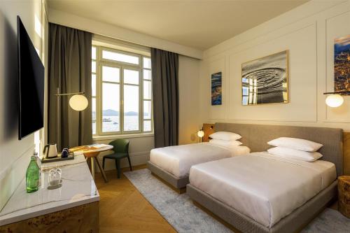 Twin room with sea view