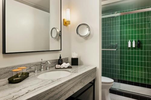 Queen Room with Roll-in Shower - Mobility and Hearing Accessible