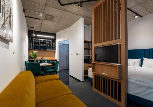 Standard Studio