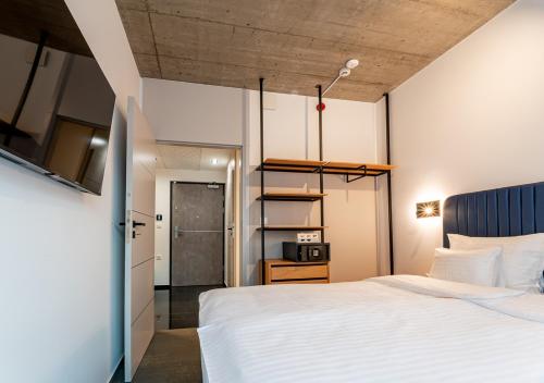 One Bedroom Apartment