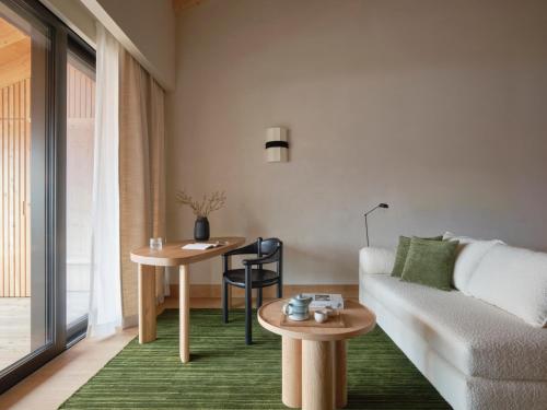 Suite with Lake View