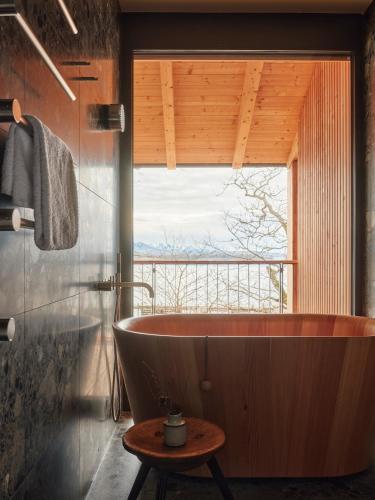 Suite with Lake View