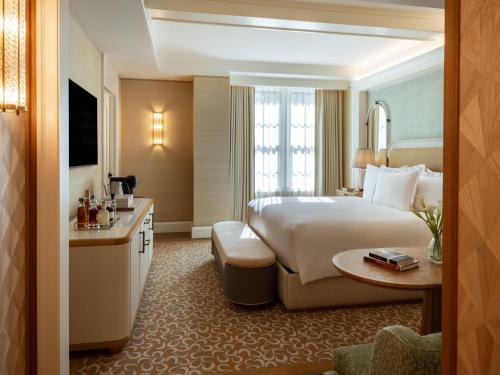 Executive King Room 