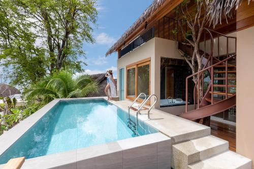 Tree Pool Villa