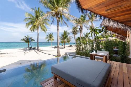 Sand Beachfront Pool Villa