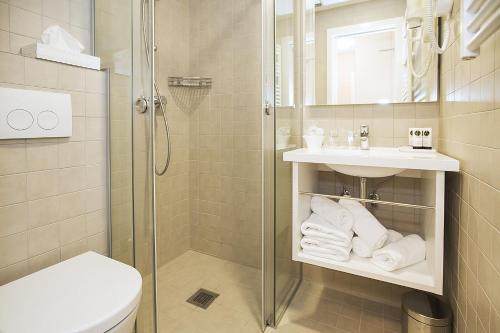 Double Room with Balcony and Sea View