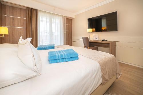 Superior Double Room With Balcony