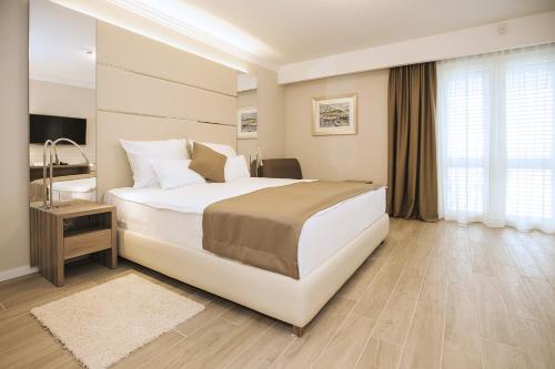 Superior Double Room With Balcony