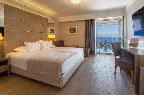 Superior Double  Room with Balcony and Sea View