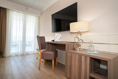 Superior Double  Room with Balcony and Sea View