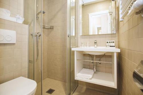 Special Offer - Double Room with Balcony - Fine & Dine