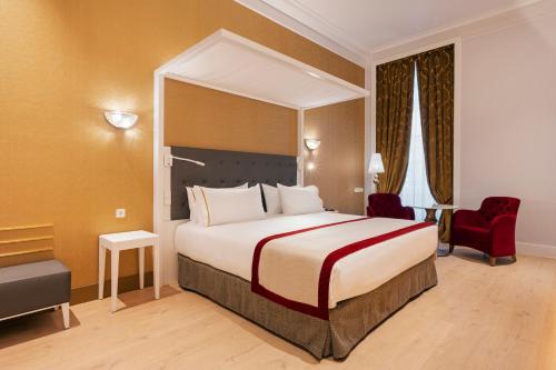 Superior Double or Twin Room with Terrace
