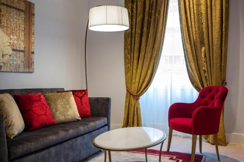Queen Suite