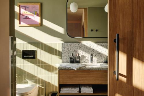One Bedroom Apartment