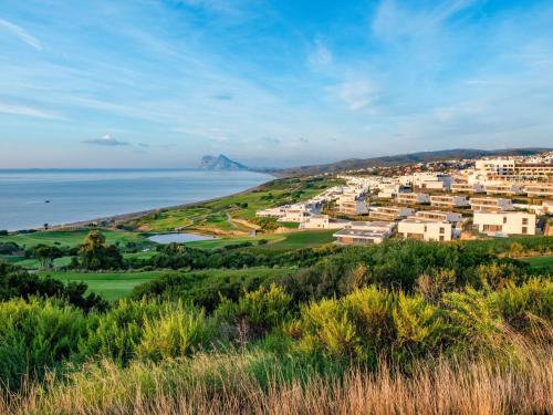 FAIRMONT GOLF VIEW King - 56sm, sofa, large outdoor terrace, direct view of Links course