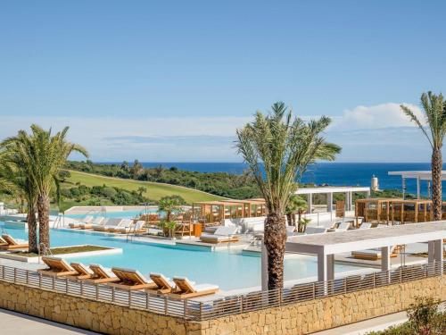 FAIRMONT POOL VIEW 2 Queen - 56sm, ideal for families, closer to the pool, sofa, large terrace