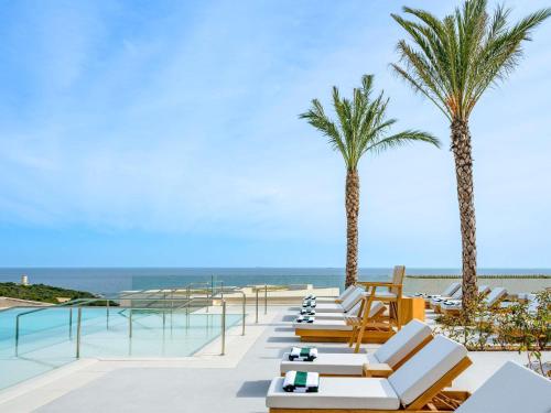 FAIRMONT POOL VIEW 2 Queen - 56sm, ideal for families, closer to the pool, sofa, large terrace