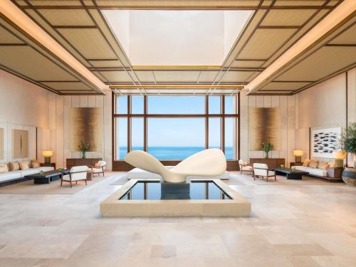 DELUXE SEA VIEW 2 Queen - 56sm, sofa, large outdoor terrace, coffee and tea facilities