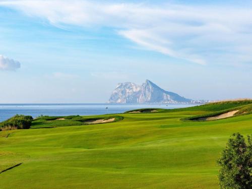 LEVANTE 4 BEDROOM VILLA 4 King - 600sm, Sea and Golf views, 2 private pools, full kitchen