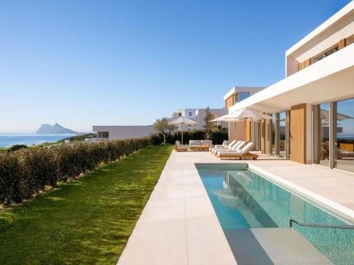 SIROCO 4 BEDROOM VILLA 4 King - 720sm, Sea view, private pool, full kitchen, living room
