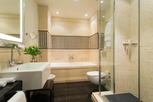 Bebelplatz Balcony Junior Suite