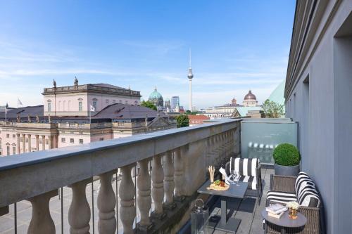 Bebelplatz Balcony Junior Suite