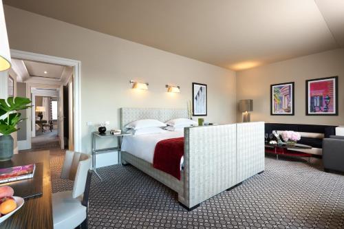 Deluxe City View Room