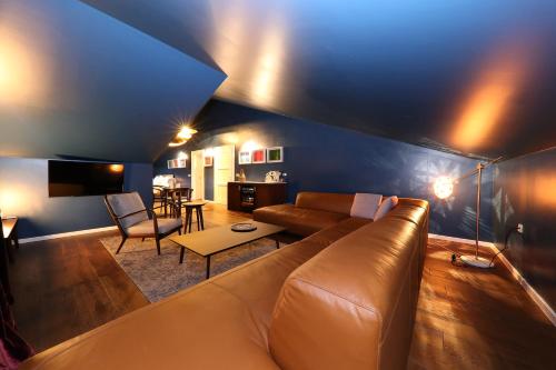 Deluxe King Suite