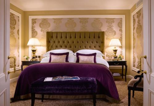 One-Bedroom Suite with Sofa Bed