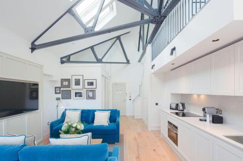 One-Bedroom Loft Double Suite with Sofa Bed and City View