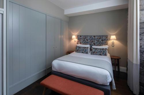 One-Bedroom Double Suite with Sofa Bed