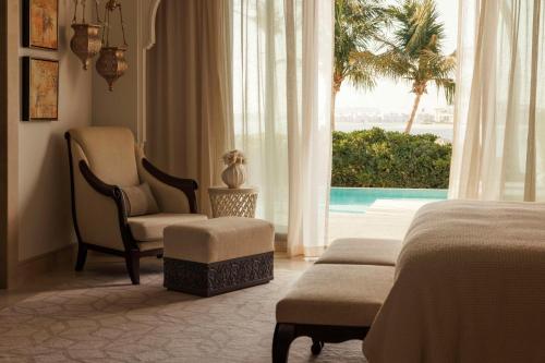 Beachfront Executive Suite with Pool
