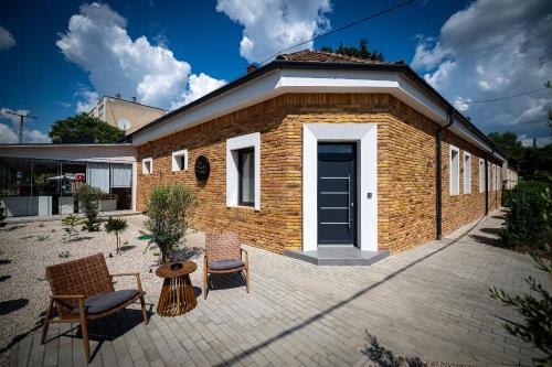 One Bedroom Apartment