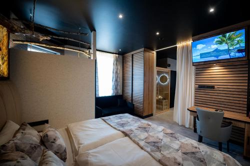 One Bedroom Apartment