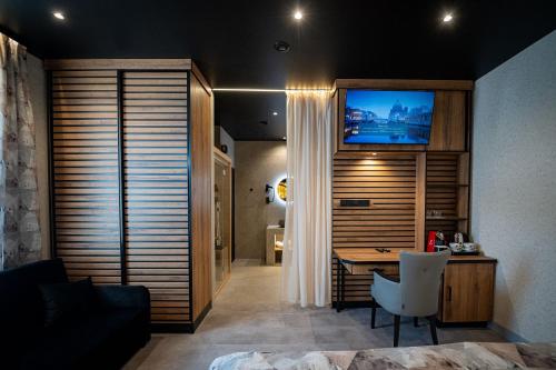 One Bedroom Apartment