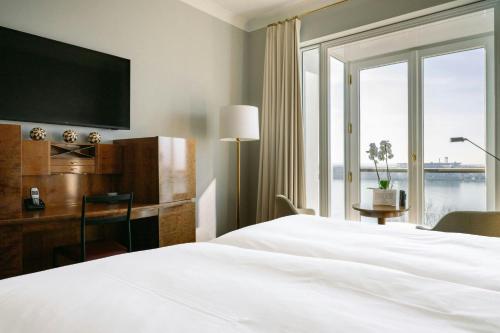 Deluxe Double Room with River View