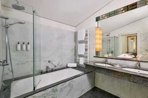 Deluxe Double Room with River View