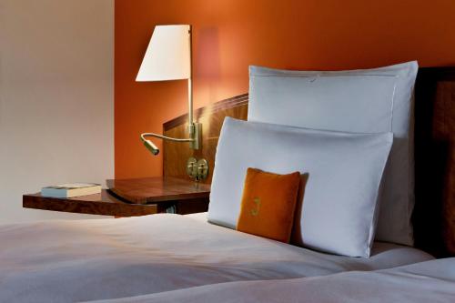 Standard Double Room with City View