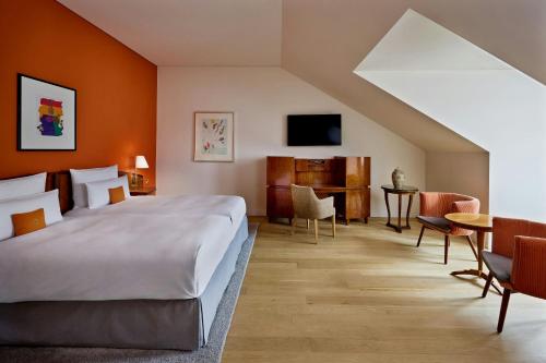 Standard Double Room with City View