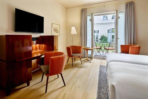Deluxe Double Room with Garden View