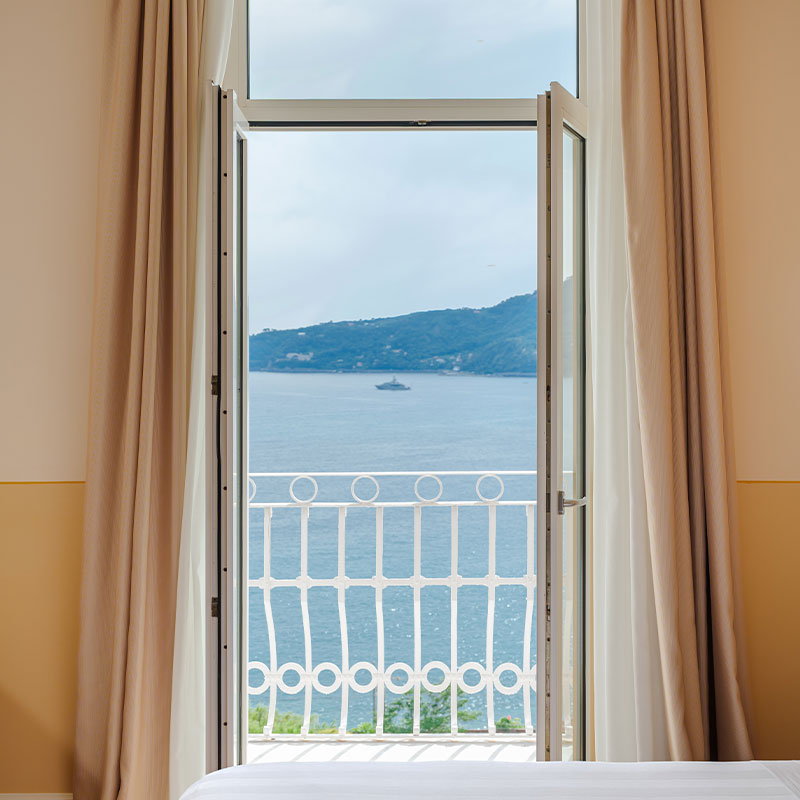 Deluxe Front Sea View 