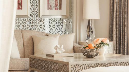 Arabian Court Prince Suite – UAE Resident, UAE ID Mandatory - includes 500 AED daily credit, DRIFT Beach Club Access, Host Service, Waterpark Access