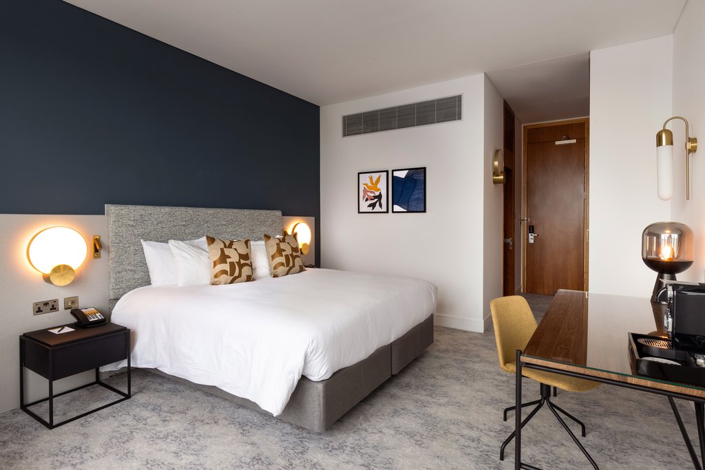 1 Super King Tiger Bay Premium Room