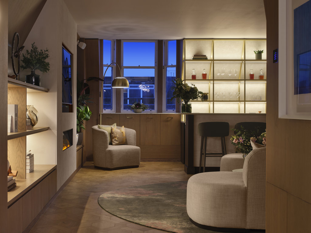 Penthouse Suite 
