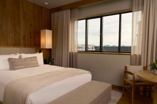 Queen Room with Balcony